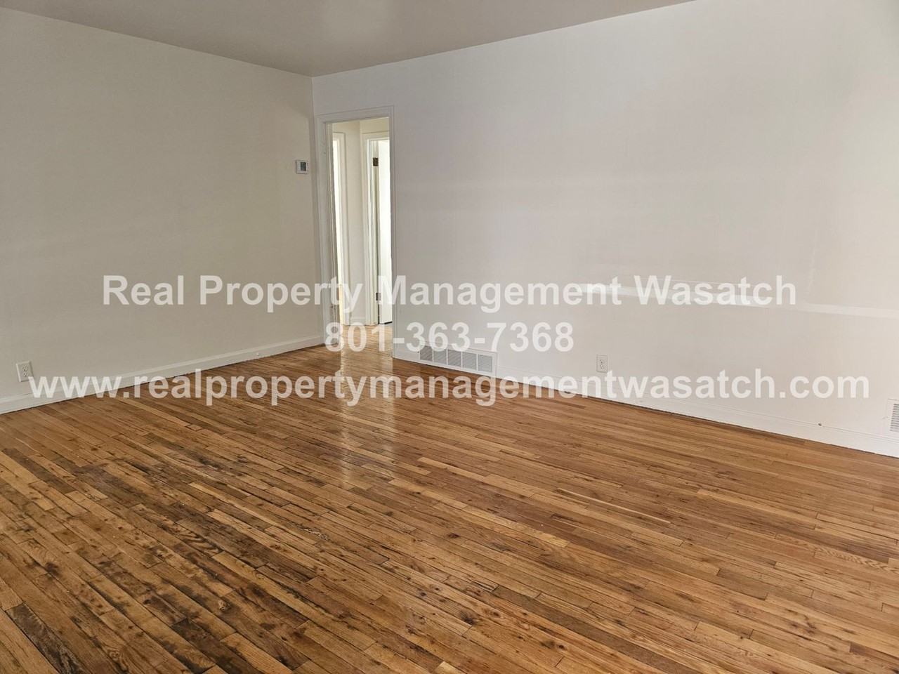 1067 W Signora Dr - Photo 3 of 36