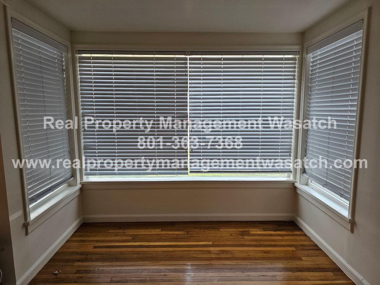 1067 W Signora Dr - Photo 5 of 36