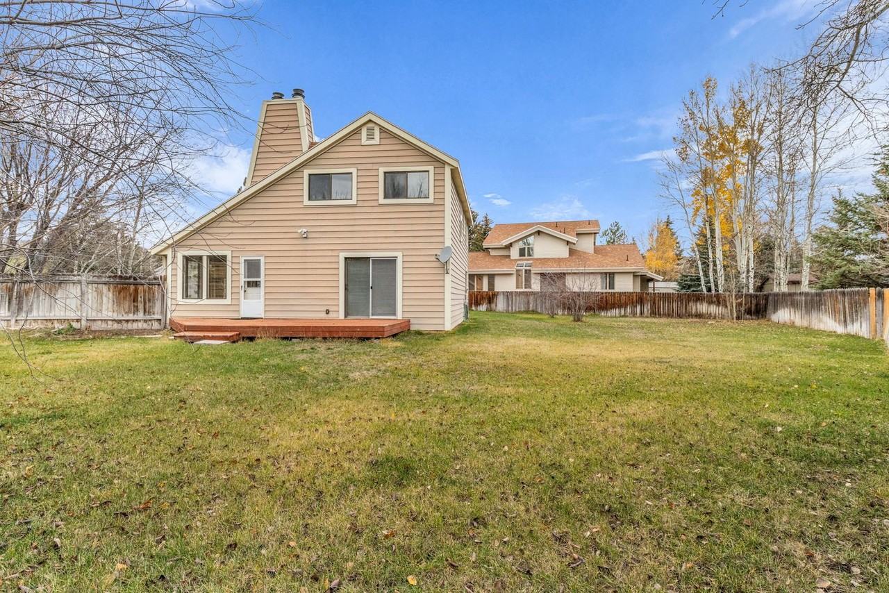 2750 Holiday Ranch Loop Rd - Photo 3 of 31