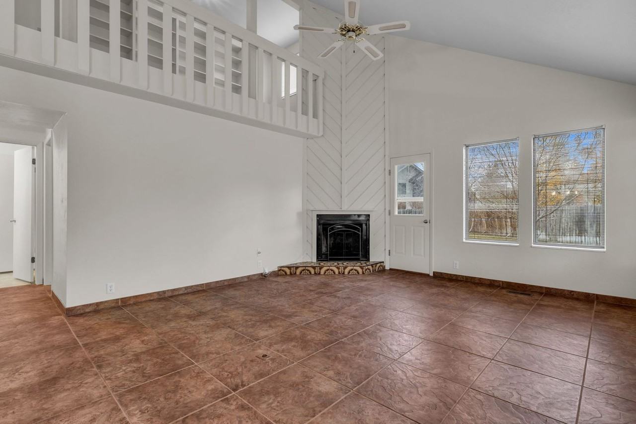 2750 Holiday Ranch Loop Rd - Photo 6 of 31