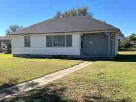 featured image of 2502 Everitt Dr