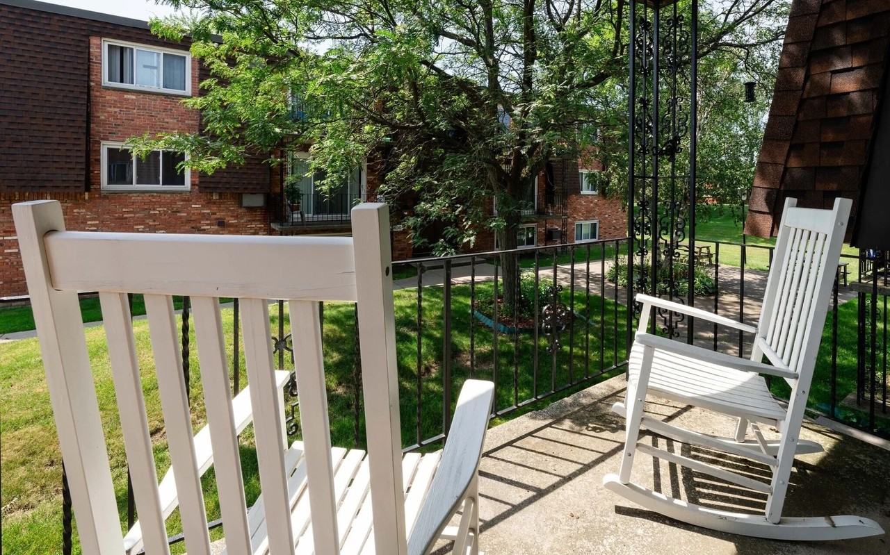 Where comfort and convenience come together to make the perfect home base - Photo 3 of 23