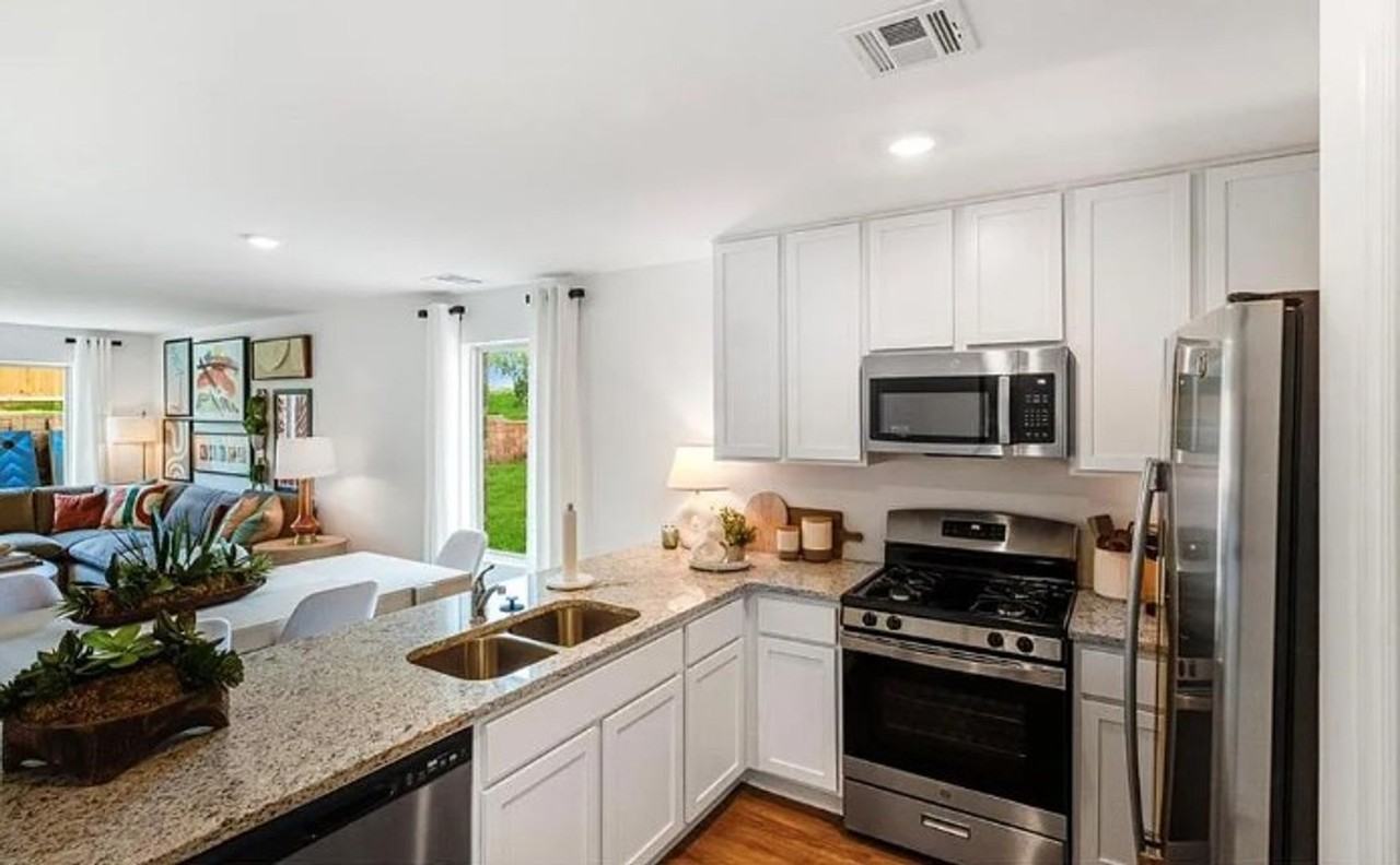 3322 Nw 148th St - Photo 3 of 6