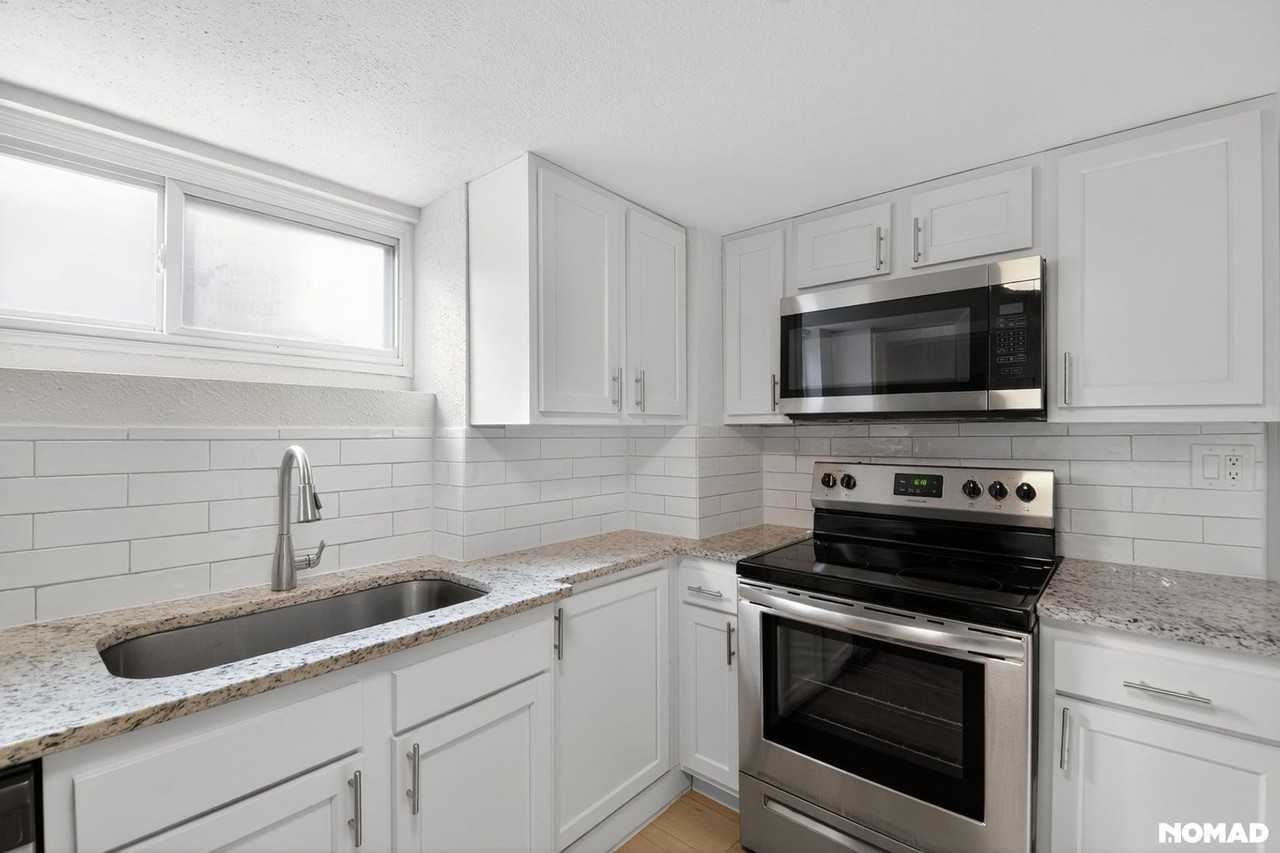 4325 S Cherokee St - Photo 5 of 29