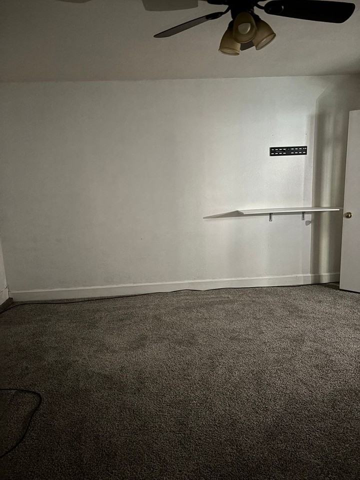 270 Yew St - Photo 6 of 12