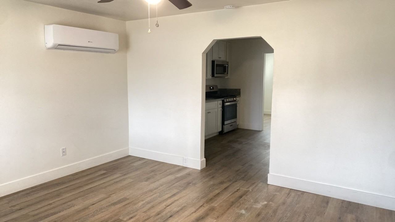 9568 Phelan Cir - Photo 2 of 25