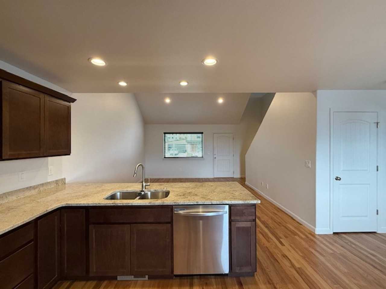 1615 Alyssaelaine Dr - Photo 4 of 35