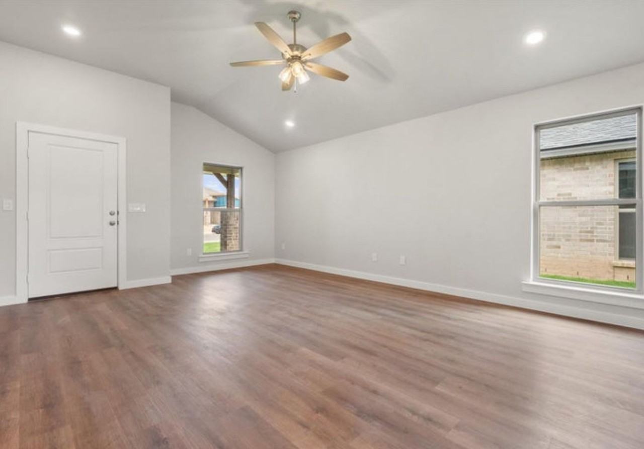 7213 8th St - Photo 5 of 21