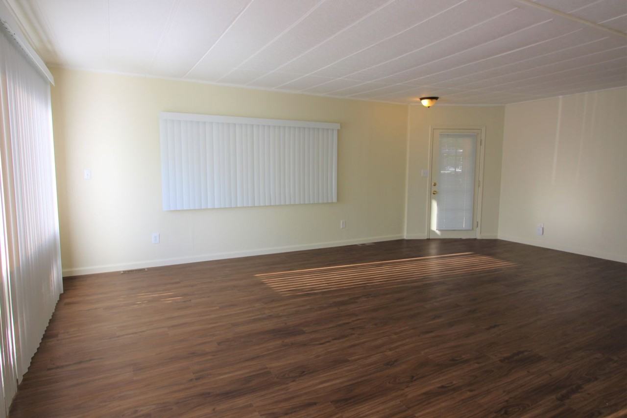 400 Bejay Avenue - Photo 3 of 13