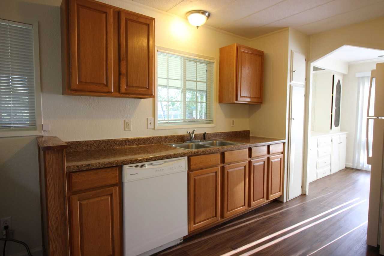 400 Bejay Avenue - Photo 7 of 13