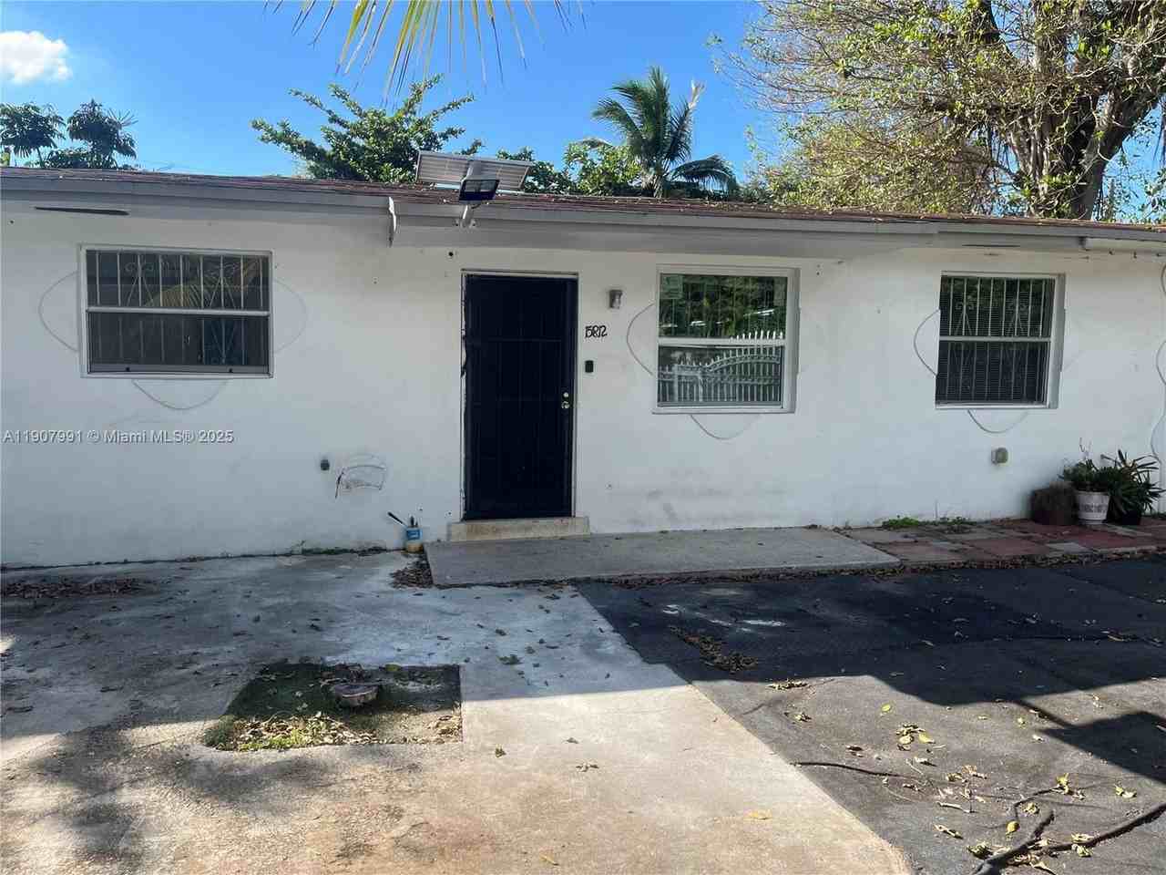 15812 Northwest 39th Court - Photo 3 of 14