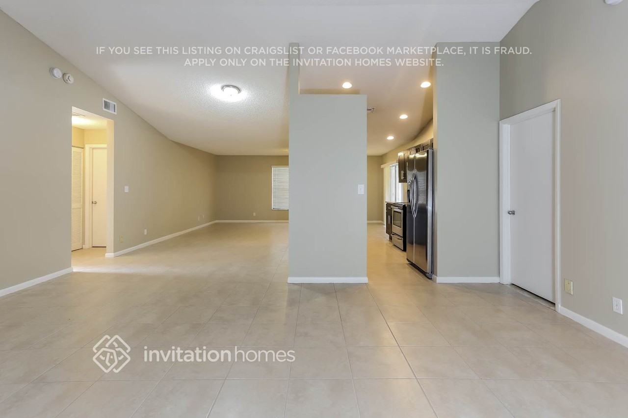 6262 Adams St - Photo 3 of 13