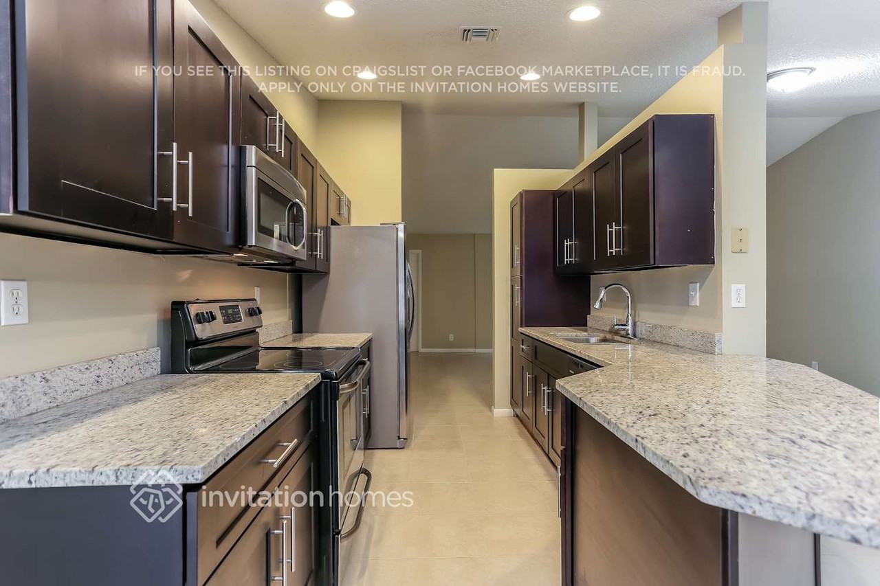 6262 Adams St - Photo 4 of 13