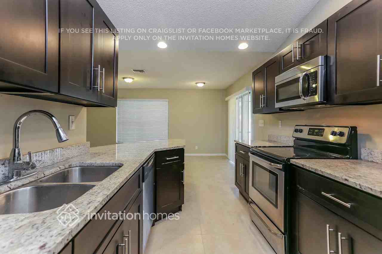 6262 Adams St - Photo 5 of 13