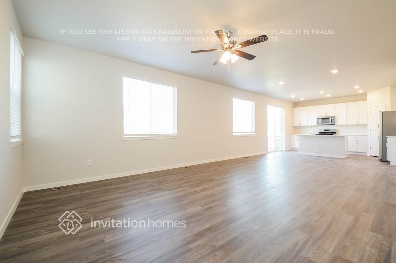 4427 Shivaree St - Photo 5 of 19