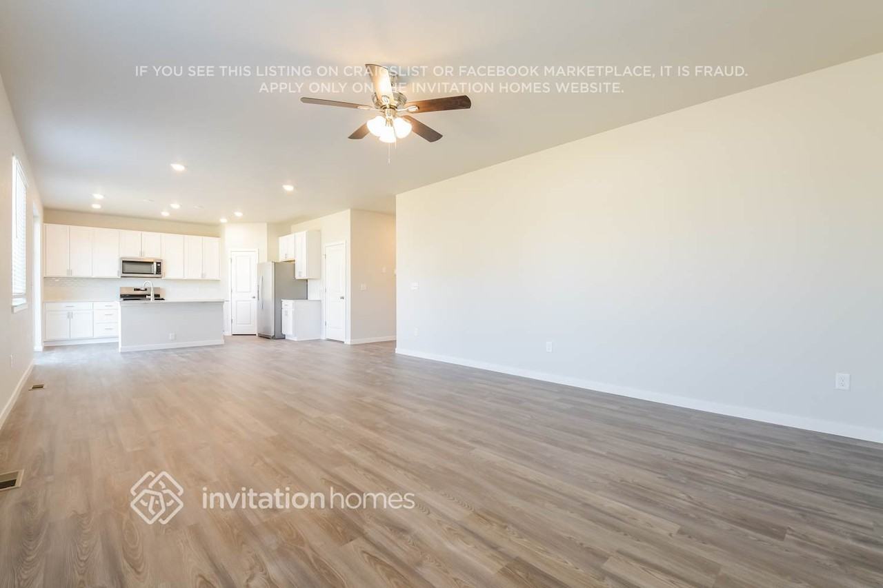 4427 Shivaree St - Photo 6 of 19