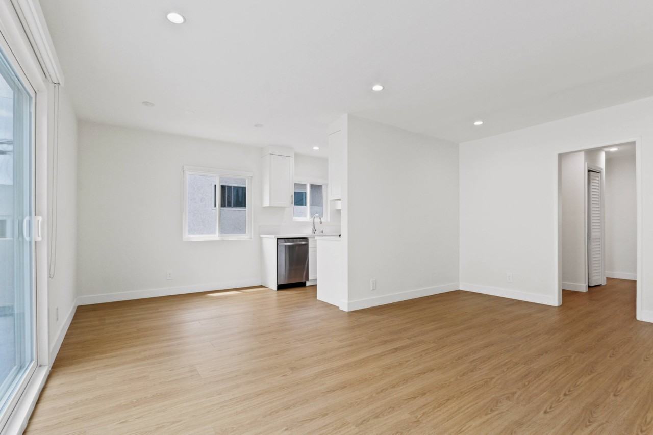 1022 Euclid - Photo 2 of 10