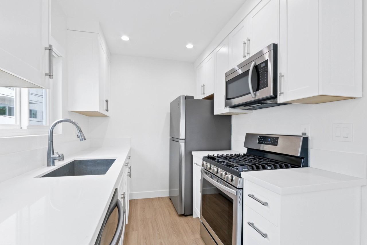 1022 Euclid - Photo 4 of 10