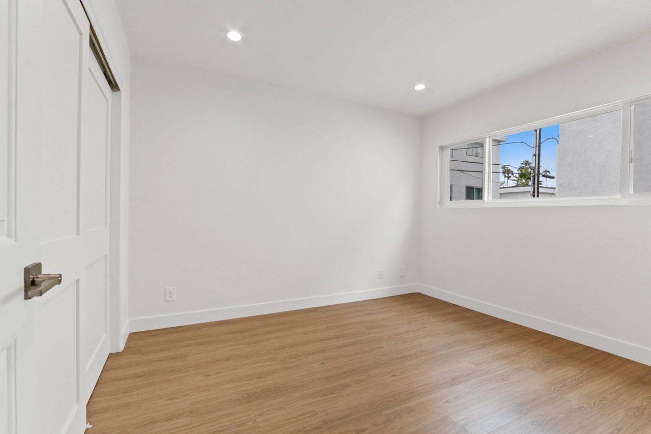 1022 Euclid - Photo 6 of 10