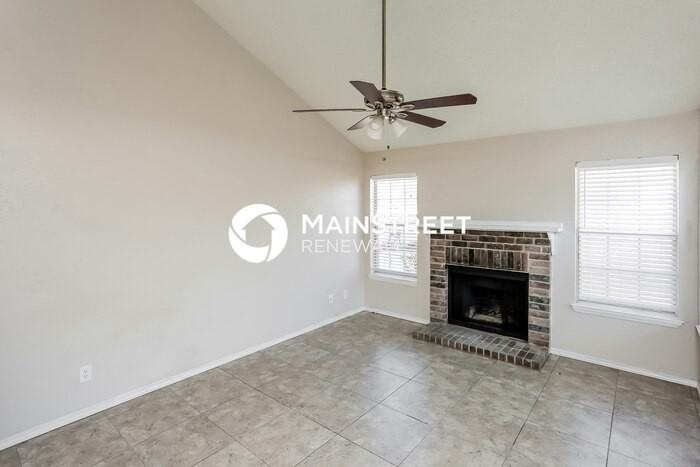 1400 Thackery Dr - Photo 3 of 17