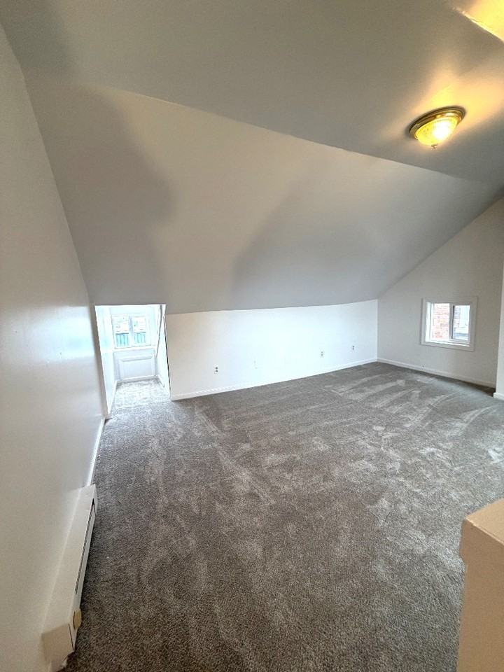 607 Salem Ave - Photo 5 of 15