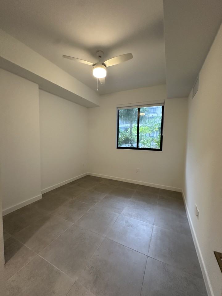 2001 Hollywood Blvd #538 - Photo 5 of 19