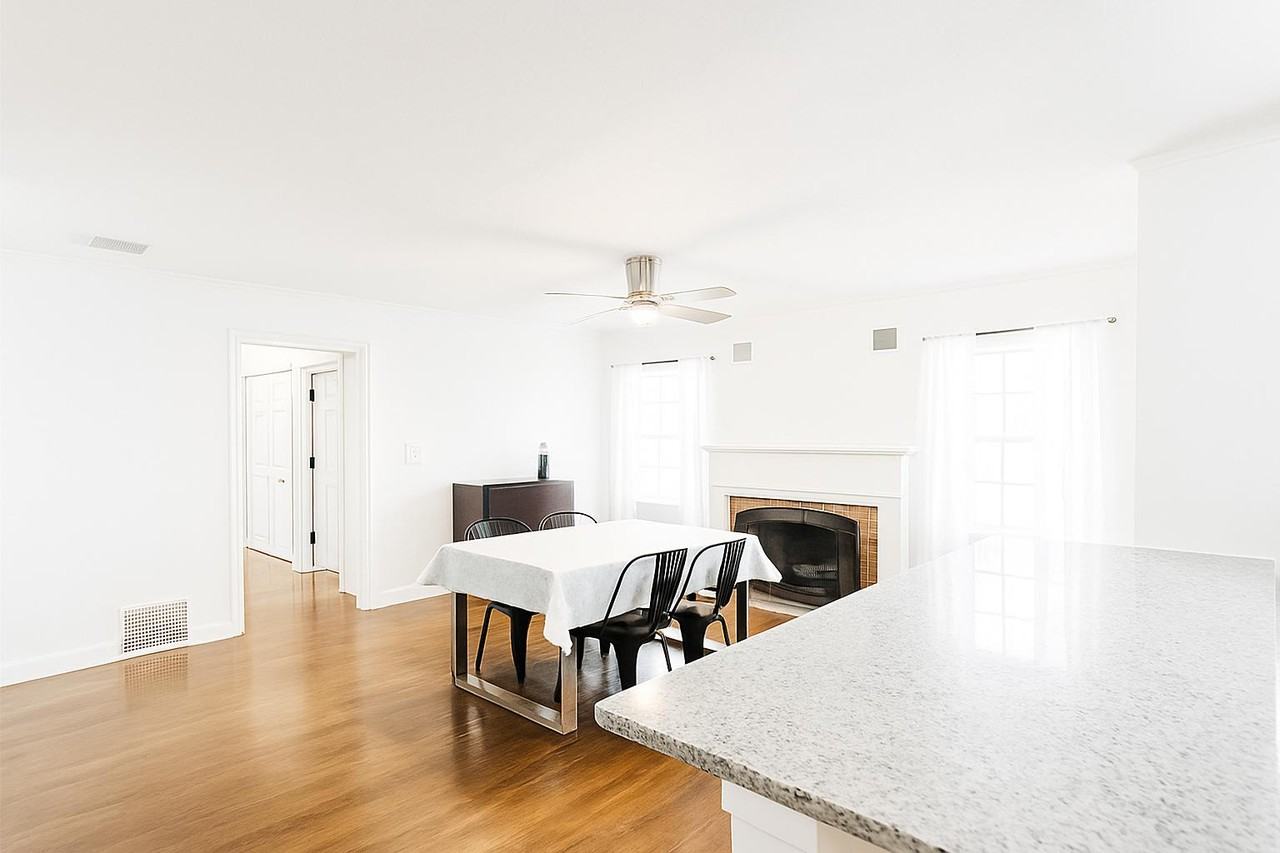 2205 12th St NW - Photo 2 of 10