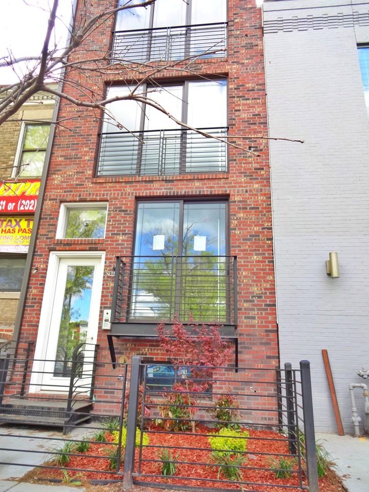 1311 Pennsylvania Ave Se #B - Photo 3 of 8