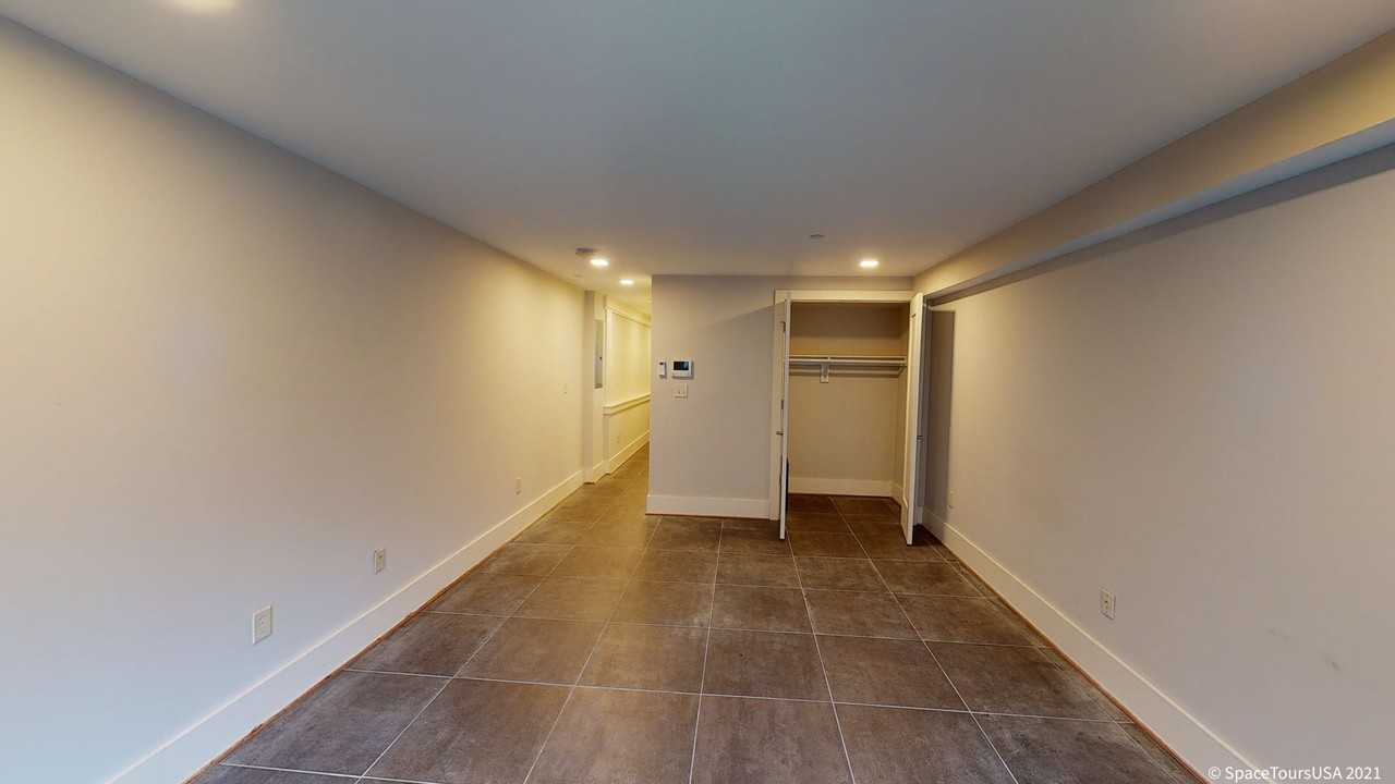 1311 Pennsylvania Ave Se #B - Photo 4 of 8