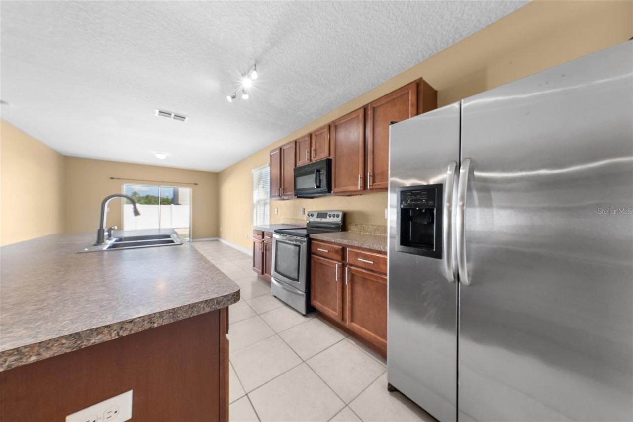 1073 Brenton Manor Dr #NA - Photo 3 of 18