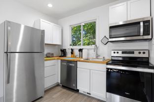 589 W Marshall St #NA - Photo 1 of 1