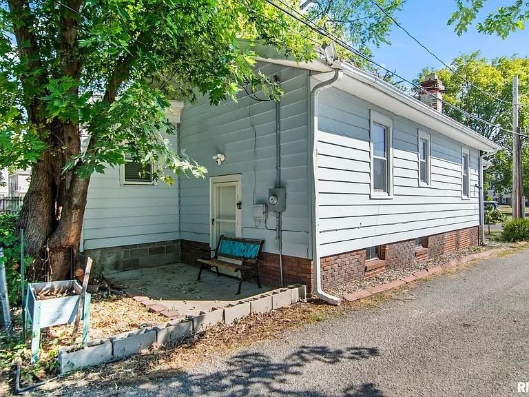 211 W Vine St #NA - Photo 2 of 10