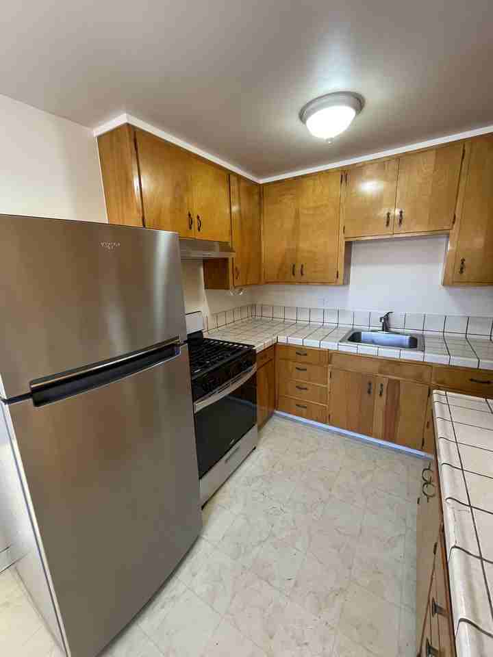 226 E J St #4 - Photo 4 of 19