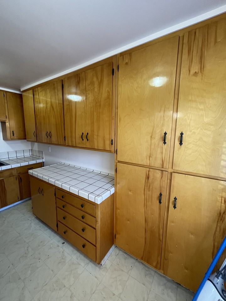 226 E J St #4 - Photo 7 of 19