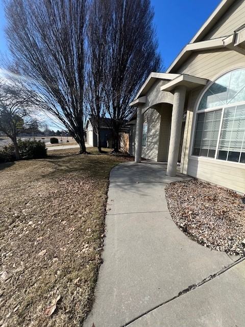 7681 N Roe Ave - Photo 2 of 25