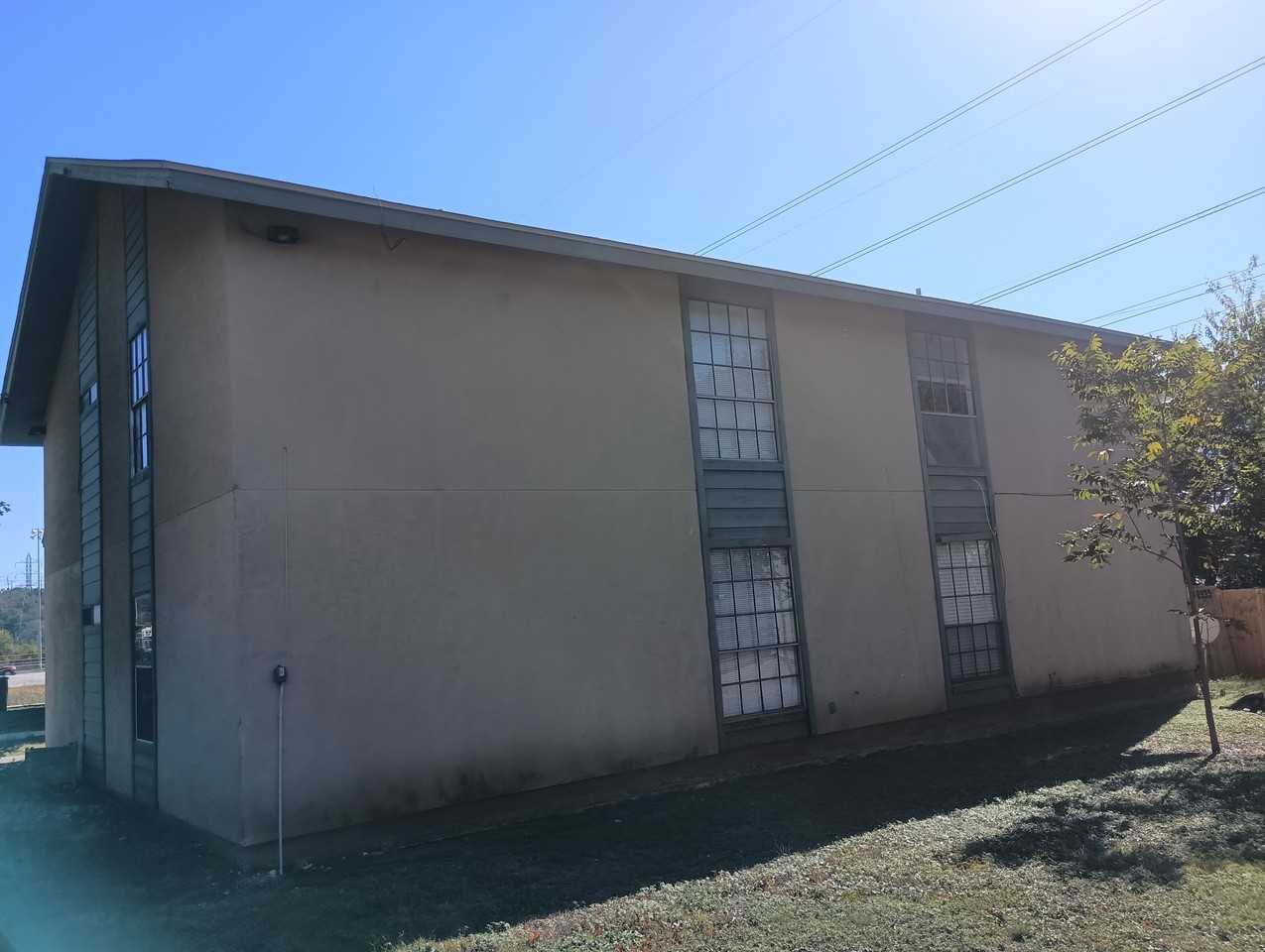 10533 Starcrest Dr - Photo 4 of 22