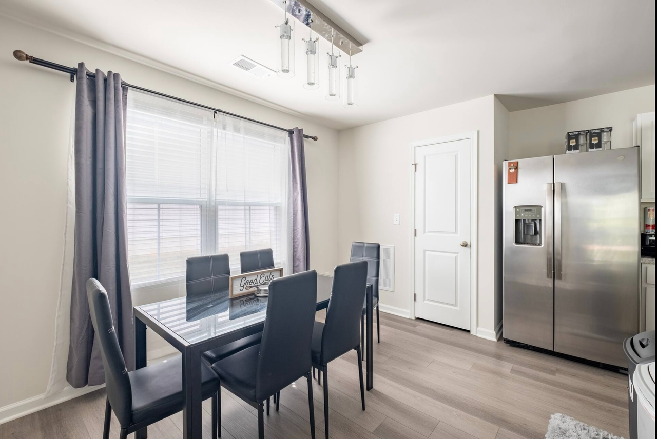 1020 Skipjack Ln - Photo 4 of 31