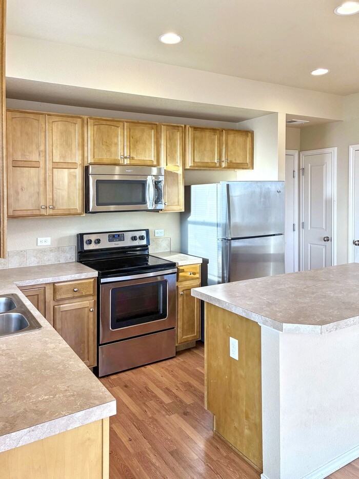 403 Bannock St - Photo 5 of 50