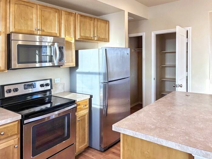 403 Bannock St - Photo 6 of 50