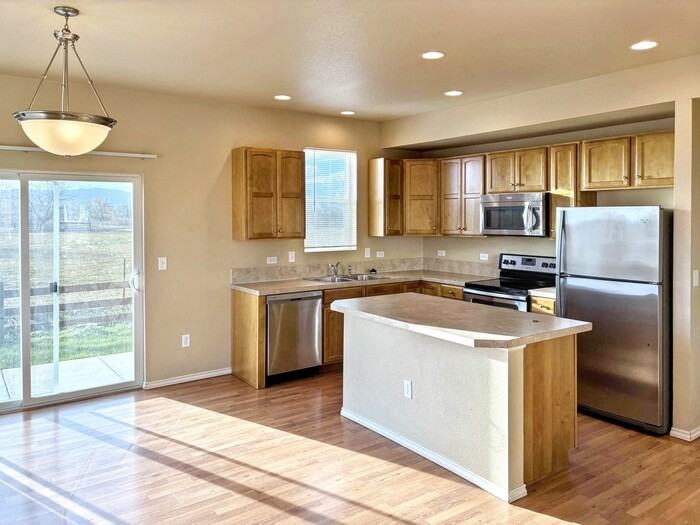 403 Bannock St - Photo 7 of 50