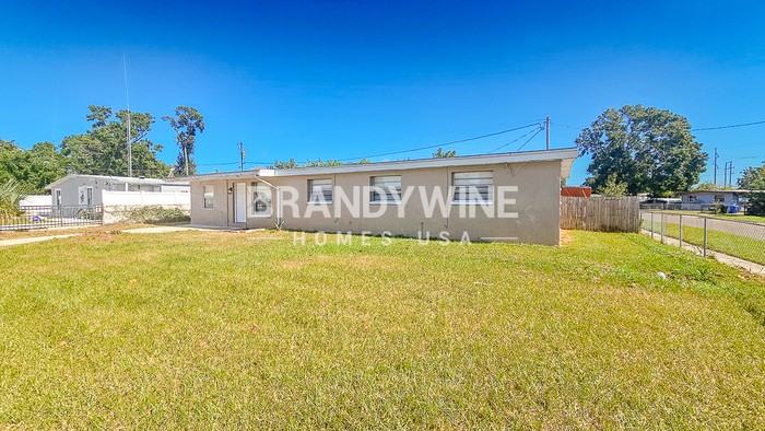 1332 Warrington Way - Photo 5 of 30