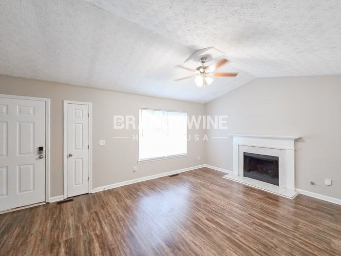 107 Lake Ter - Photo 3 of 24