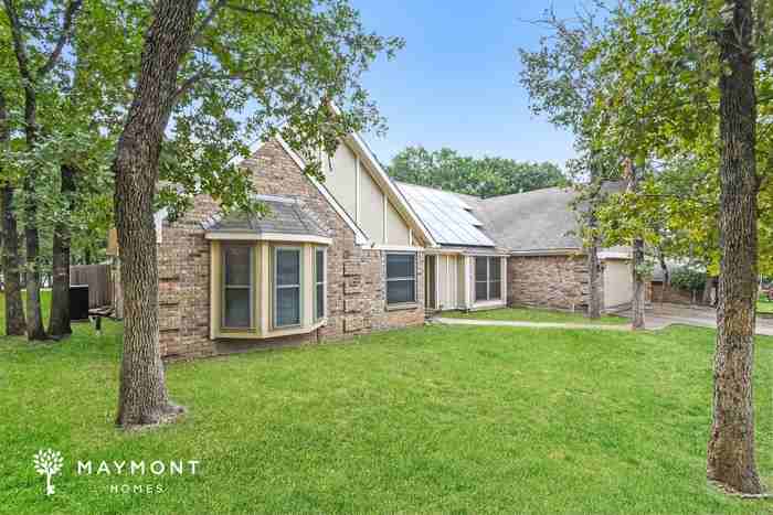 1009 Wood Ridge Dr - Photo 4 of 13