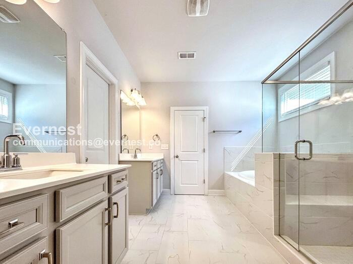 331 Caledonia Ct - Photo 6 of 31