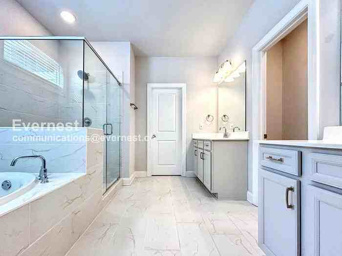 331 Caledonia Ct - Photo 7 of 31