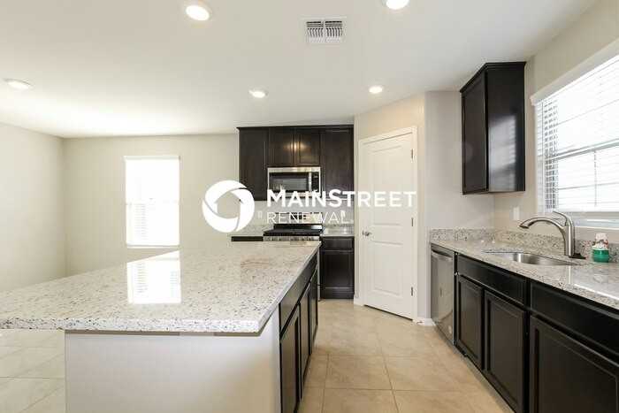 3915 3915 South 82nd Drive - Photo 6 of 17