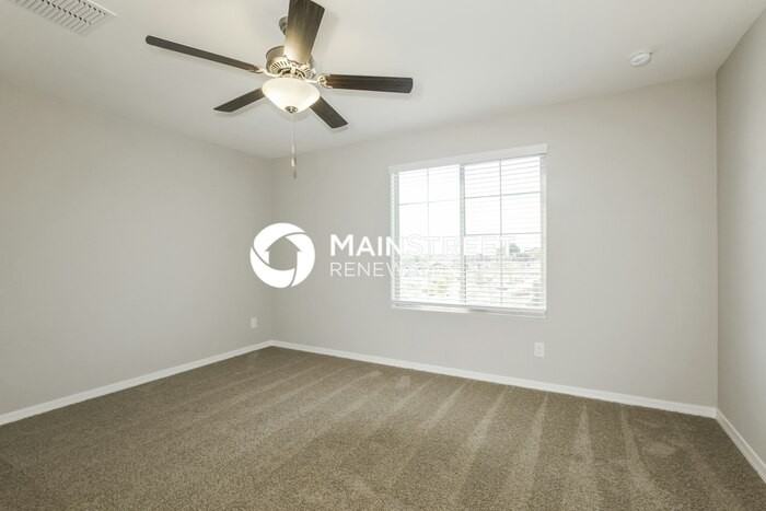 3915 3915 South 82nd Drive - Photo 7 of 17