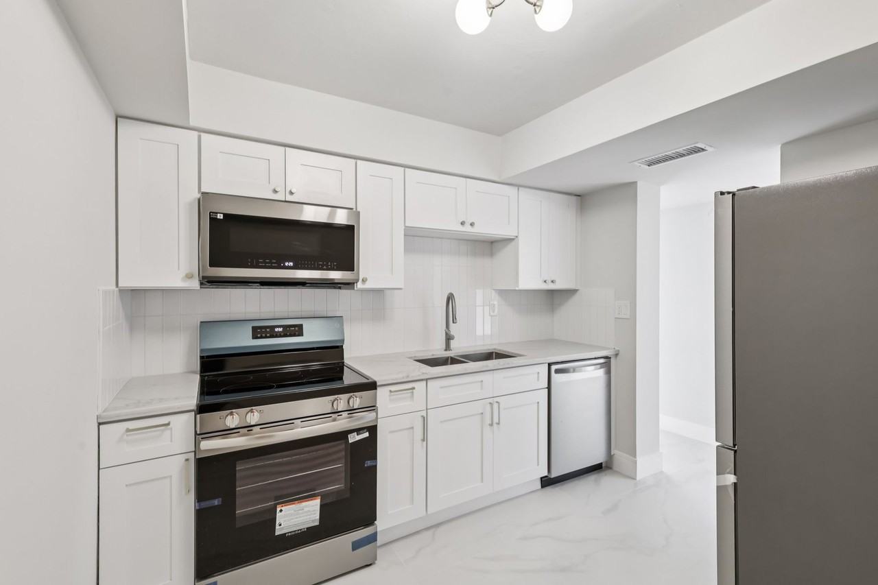 The Oaks Apartments - Photo 3 of 50