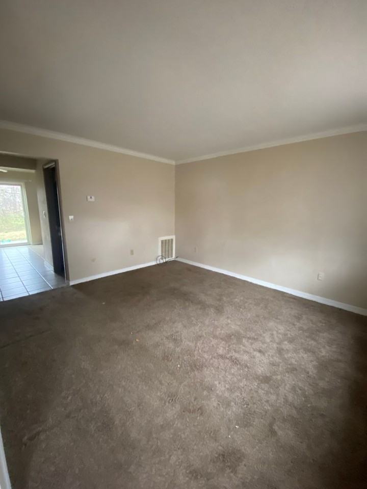 Doe Run Manor, LLC - Photo 7 of 10