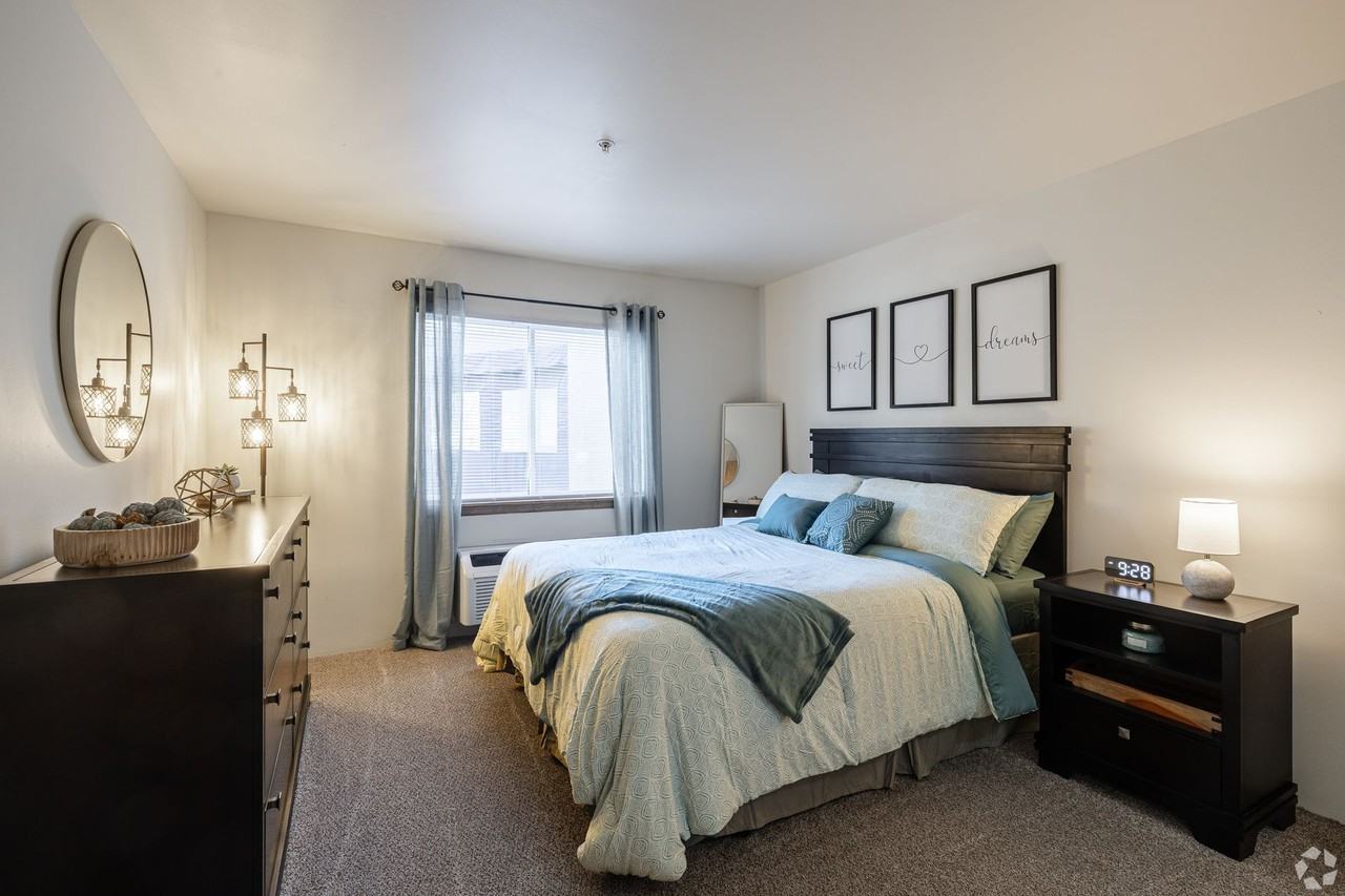 Prairie Landing - Photo 4 of 12